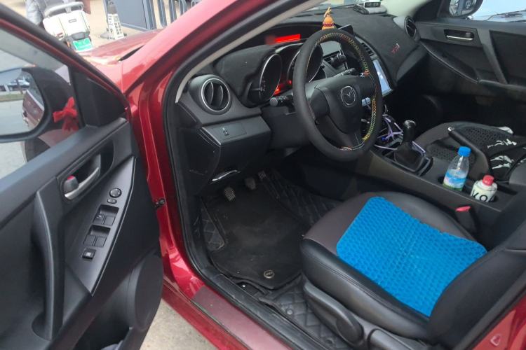 Used Mazda Mazda 3 2015 Hatchback 1.6L Manual Comfort Edition