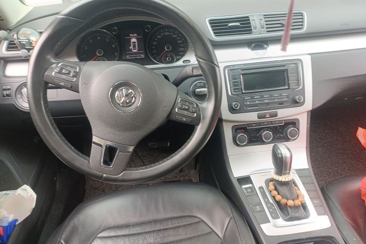 Used Volkswagen Magotan 2013 1.8TSI Premier Model Center Console