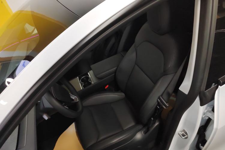 Used Tesla Model Y 2025 Long-Range All-Wheel-Drive Version