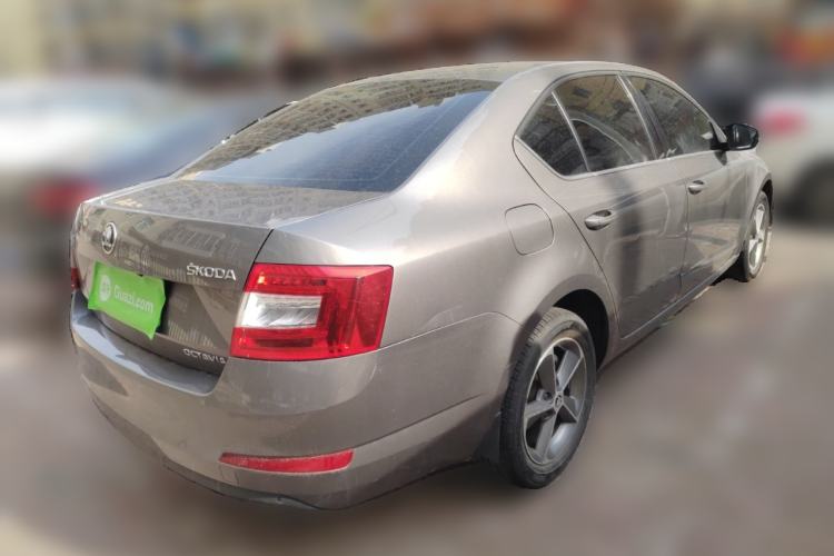Used Skoda Octavia 2016 1.6L Automatic Chuanxing Edition Rear Right 45 Deg
