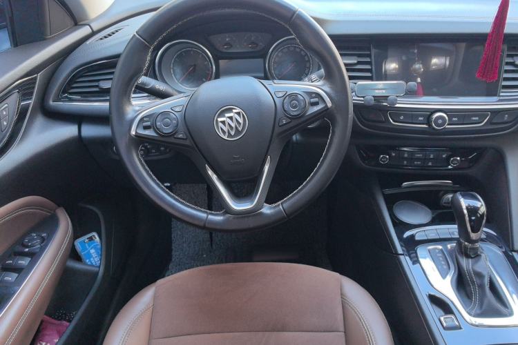 Used Buick Regal 2017 20T Luxury Model Steering Wheel