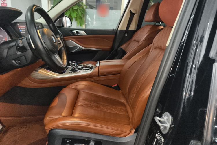 Used BMW X7 2022 xDrive40i Executive M Sport Package Left Front Seat