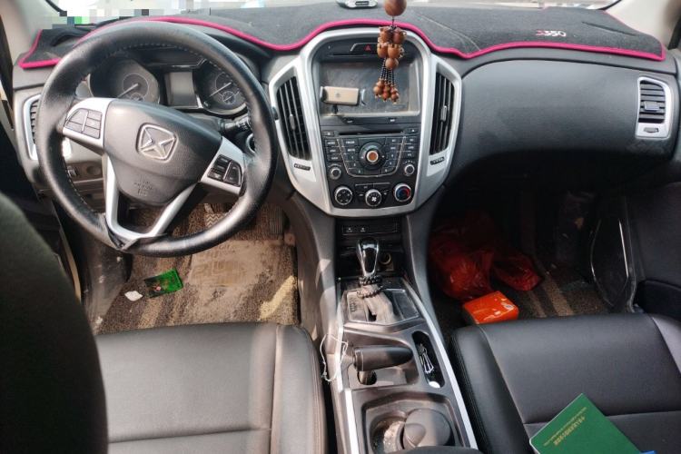 Used JMC Yusheng S350 2014 2.4T Automatic 2WD Diesel Luxury Version with Sunroof 5 Seats
