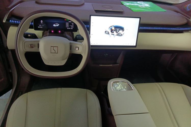 Used Zeekr X 2025 Four-Seater Rear-Drive Cube Version Center Console