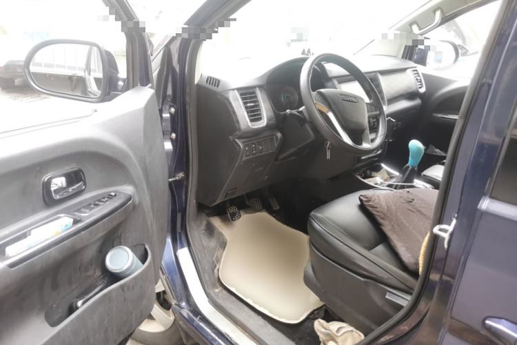 Used Jinbei Gold Hiace 2021 1.5L Passenger Van Travel Lion 7-Seater
