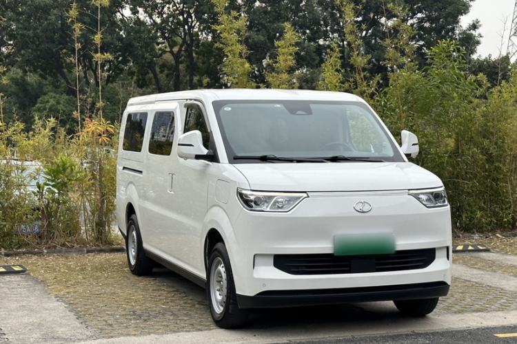 Used Ruichi EC75 2025 Model Passenger Vehicle Smart Driving Ultra-Charging Edition Superior I 52.16 kWh
