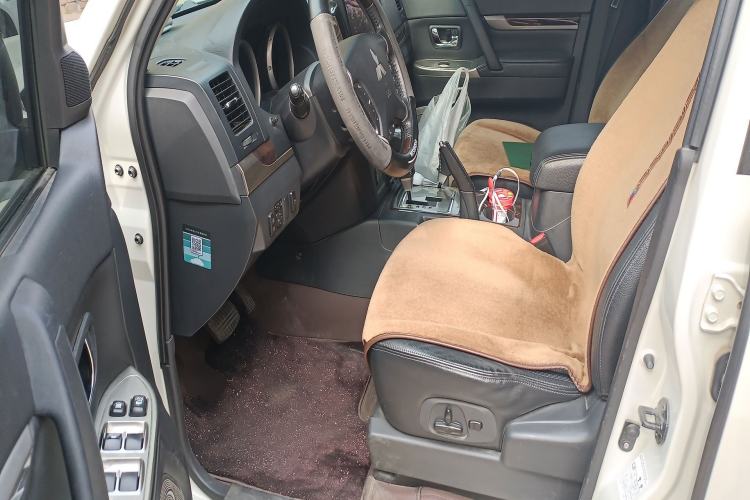 Used Mitsubishi Pajero Sport  Driver Seat