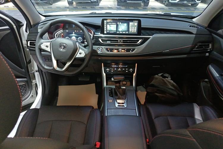 Used CHANGAN CS75 2022 Blue Whale Edition 1.5T DCT Luxury Model Center Console