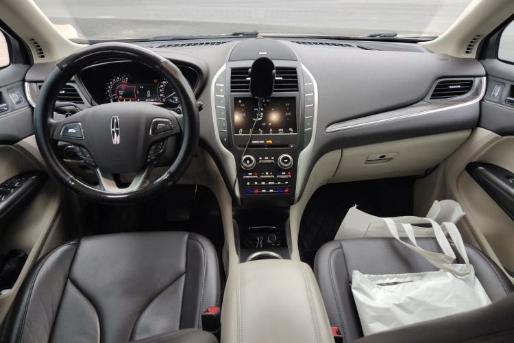 Used Lincoln MKC 2017 2.0T Two-Wheel-Drive Luxury Edition
