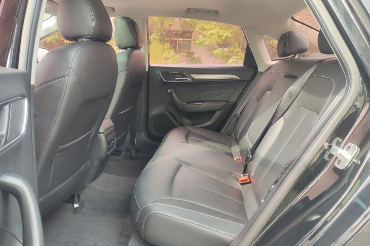 Used Roewe i6 2017 20T Automatic Internet ZhiZun Edition
