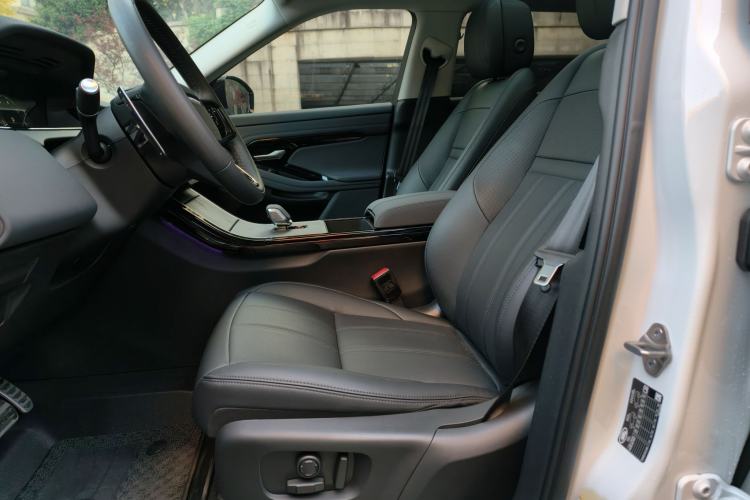 Used Land Rover Range Rover Evoque 2024 Aurora L 249 PS Prestige Light-Chasing Edition
