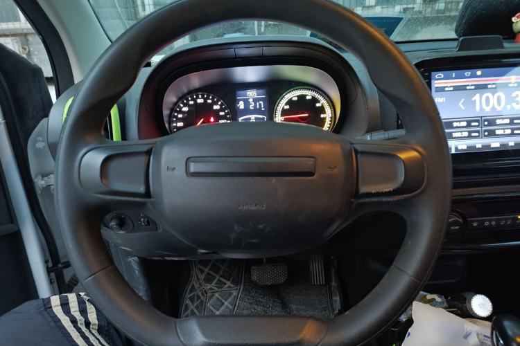 Used Roewe Clever 2021 302 km New Four-Seater Super-Efficient Version
