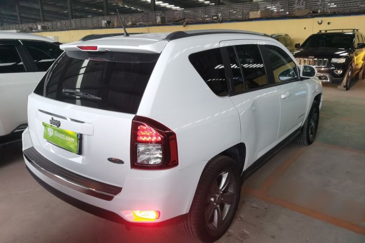 Used Jeep Compass 2014 Revised Version 2.4L Four-Wheel Drive Comfort Edition Rear Right 45 Deg