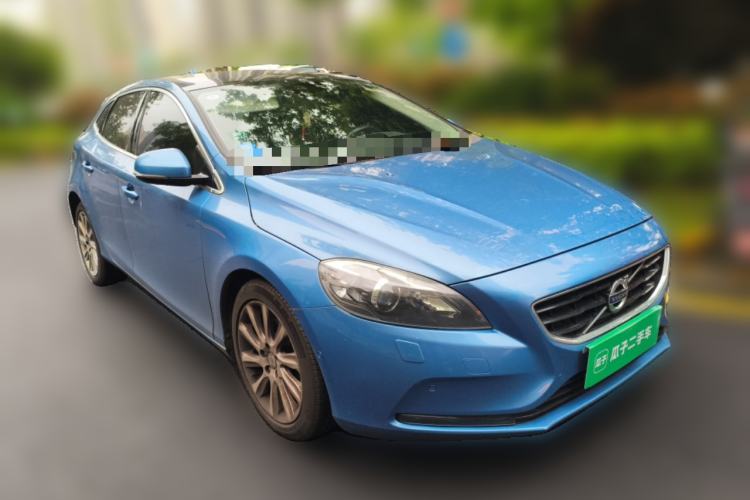 Used Volvo V40 2015 1.6T Zhiya Edition Front Right 45 Deg
