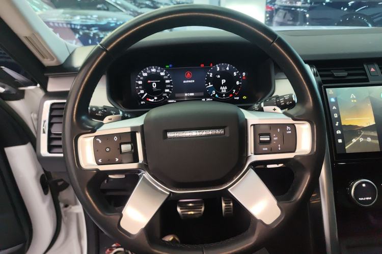 Used Land Rover Discovery 2023 Revised Version 360 PS R-Dynamic S Steering Wheel
