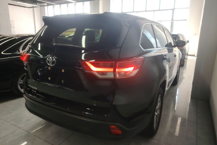 Used Toyota Highlander 2018 2.0T Two-Wheel Drive Elite Version 5 Seats China VI Standard
