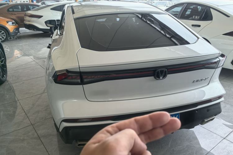 Used CHANGAN UNI-V 2024 1.5T Prestige Edition Exterior 5