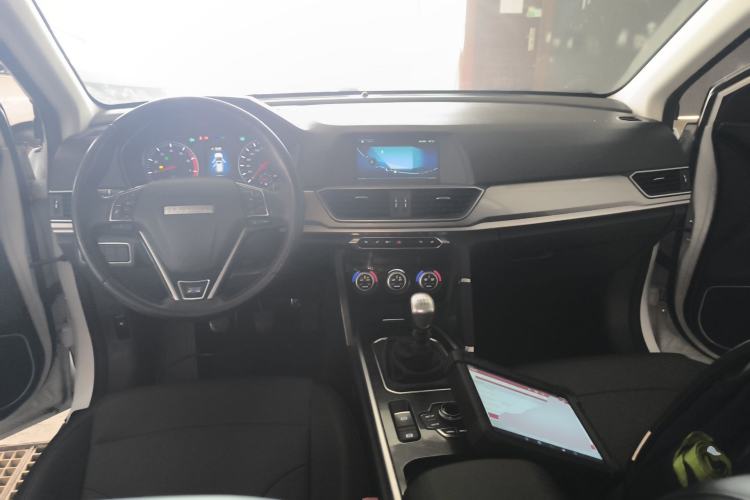 Used Haval H6 2018 Blue Label Sport Edition 1.5T Manual Two-Wheel Drive Elite Model Center Console