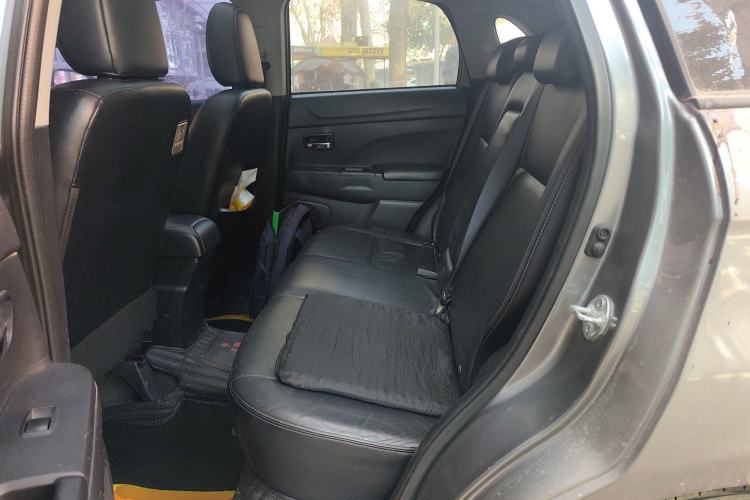 Used Mitsubishi ASX 2011 2.0 L Two-Wheel Drive XuanYi Version
