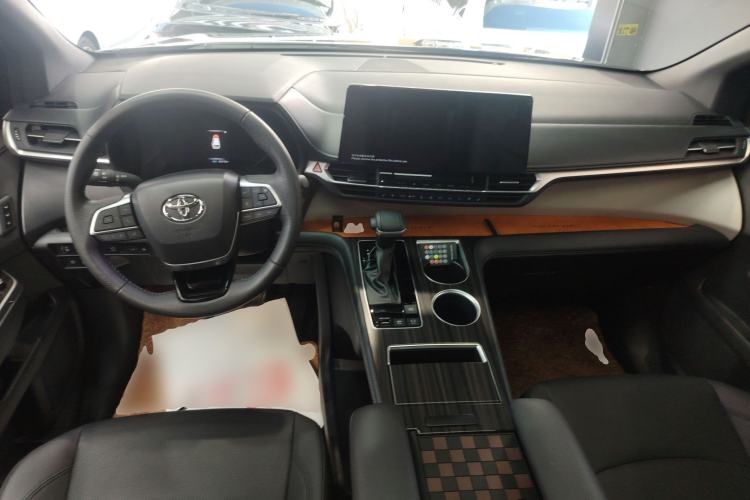 Used Toyota Granvia 2022 2.5L Hybrid Prestige Edition