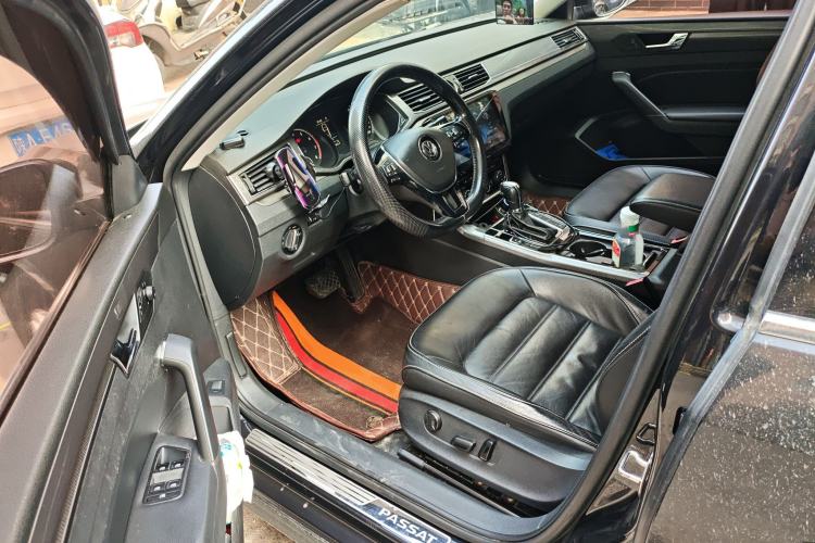 Used Volkswagen Passat 2016 330TSI DSG Luxury Edition Driver Seat