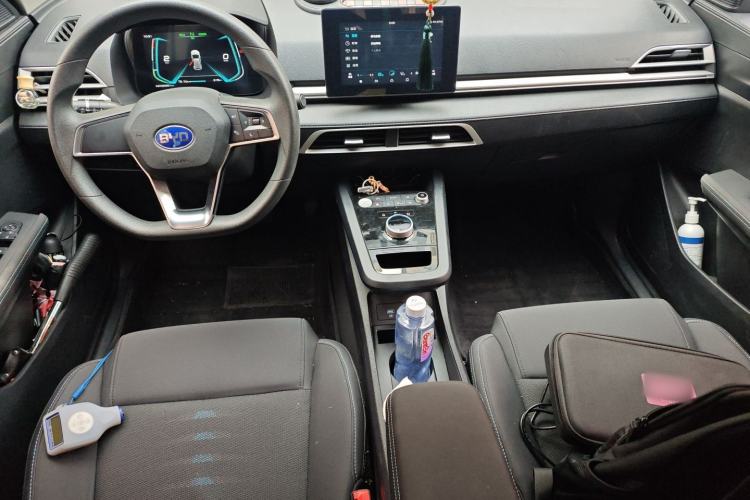 Used BYD e2 2019 Standard Range Version – Yue·Standard Model Center Console