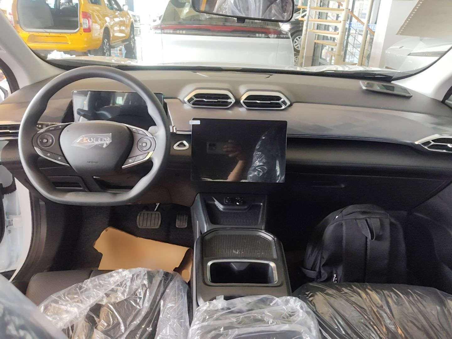 Dongfeng Aeolus SKY EV01 2025 530 km AIR Elite Edition — снимка 12
