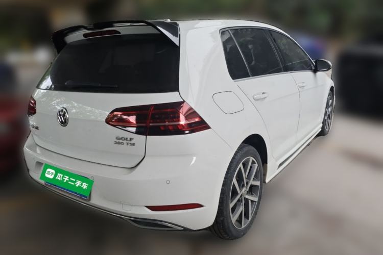 Used Volkswagen Golf 2018 230TSI Automatic Luxury Version Rear Right 45 Deg