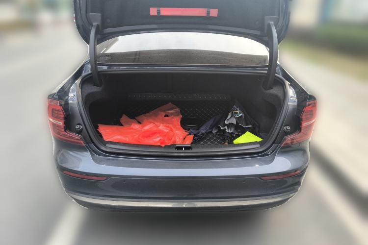 Used Volvo S60 2023 B4 Zhiyuan Luxury Edition