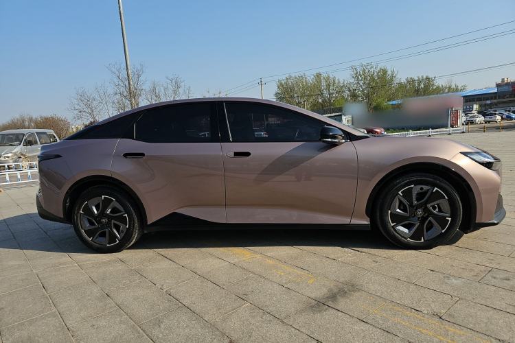 Used Toyota bZ3 2023 616 km Long-Range Premium Exterior 2