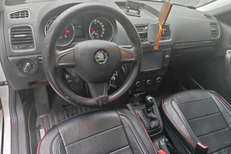 Used Skoda Yeti 2014 1.4TSI DSG Explorer Edition Center Console