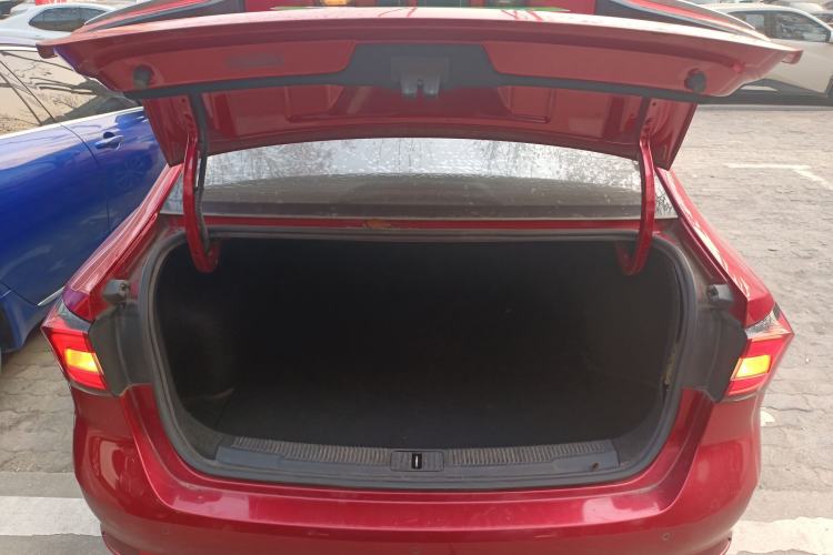 Used Roewe i5 2020 1.5L Automatic 4G Connect Luxury Flagship Edition