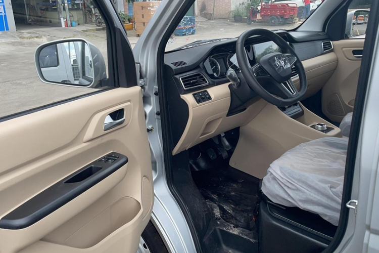 Used CHANGAN KUAYUE Xing V7 EV 2025 Model 316km Flagship Edition, 9 Seats, Sliding Doors, 50.38kWh Interior 3