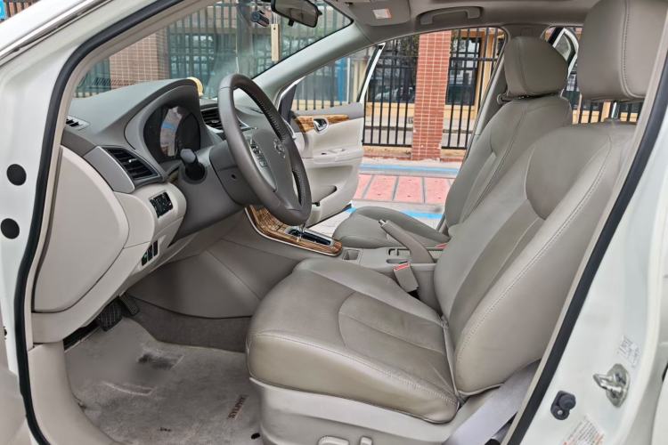 Used Nissan Sylphy 2014 1.6XV CVT Deluxe Edition Interior 6