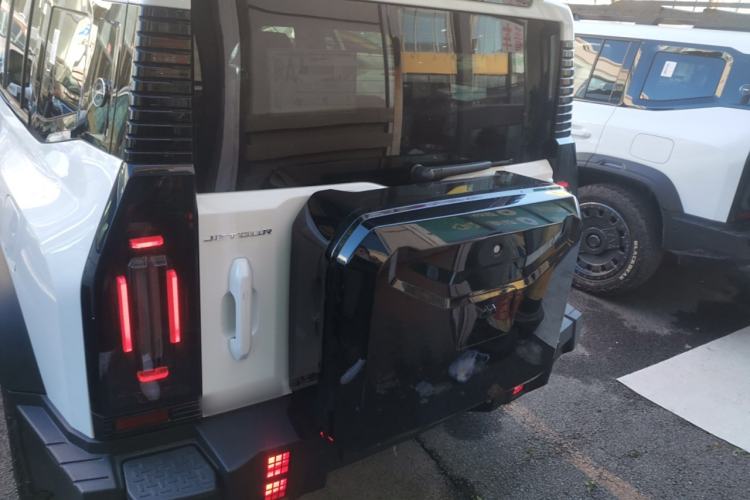 Used JETOUR Traveler 2024 2.0T All-Wheel-Drive Silver Dragon Wings