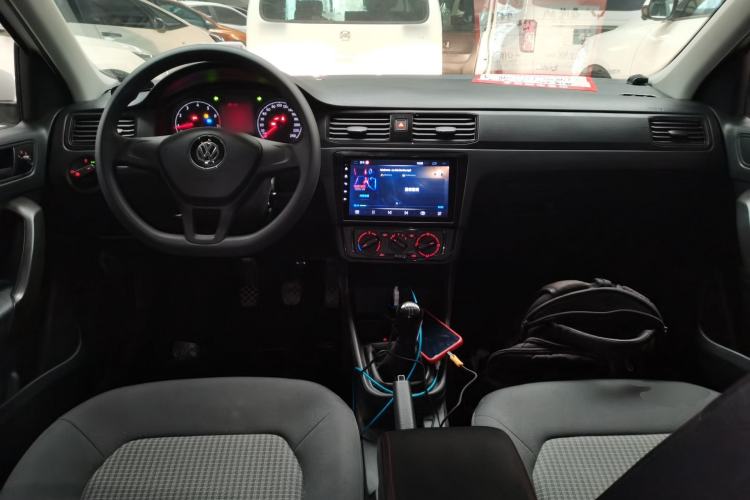 Used Volkswagen Santana 2018 1.5L Manual Fashion Edition Center Console
