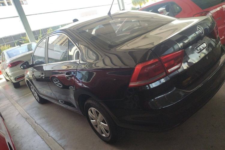 Used Volkswagen Santana 2015 1.6L Manual Fashion Edition Exterior 5