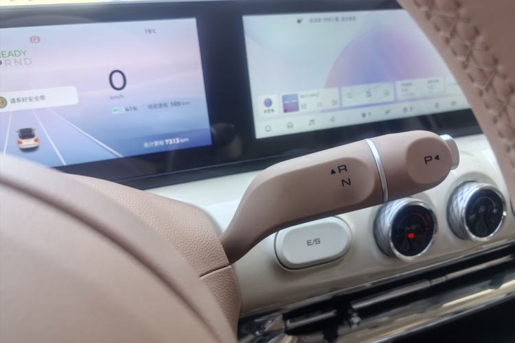 Used Wuling Bingo 2025 410 km Lingxi Deluxe Edition Interior 4