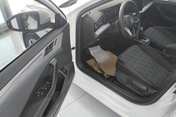 Used Volkswagen Sagitar 2025 300TSI DSG Excellence Edition Driver Seat