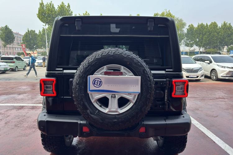 Used Jeep Wrangler 2019 2.0T Sahara Four-Door Version China VI Emission Standard