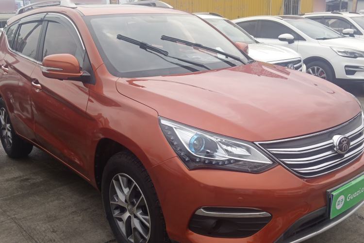 Used BYD Song 2018 1.5TI Manual Smart Connect Enjoyment Model Front Right 45 Deg