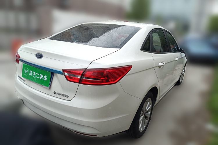 Used Ford Escort 2015 1.5L Automatic Fashion Model Rear Right 45 Deg