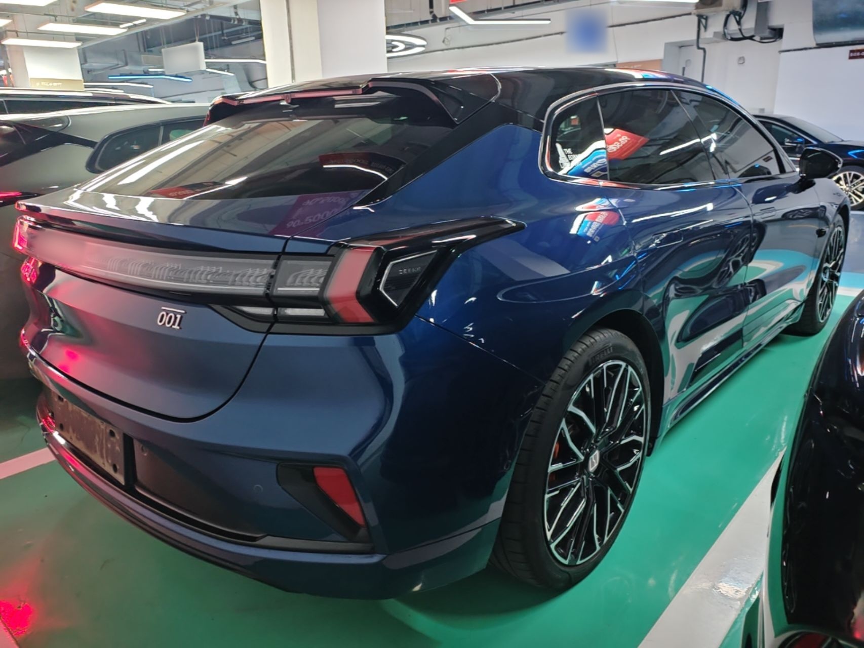 Zeekr 001 2024 YOU Edition 100 kWh All-Wheel Drive — снимка 6