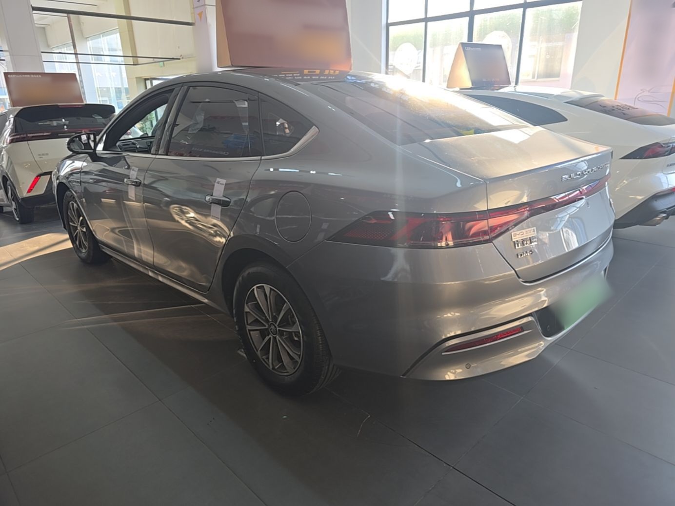BYD Qin PLUS 2024 HONOR Edition DM-i 55KM Leading Model — снимка 4