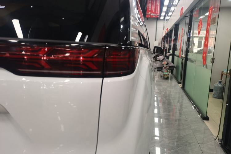 Used Denza D9 2022 DM-i 970 Four-Wheel Drive Flagship Model