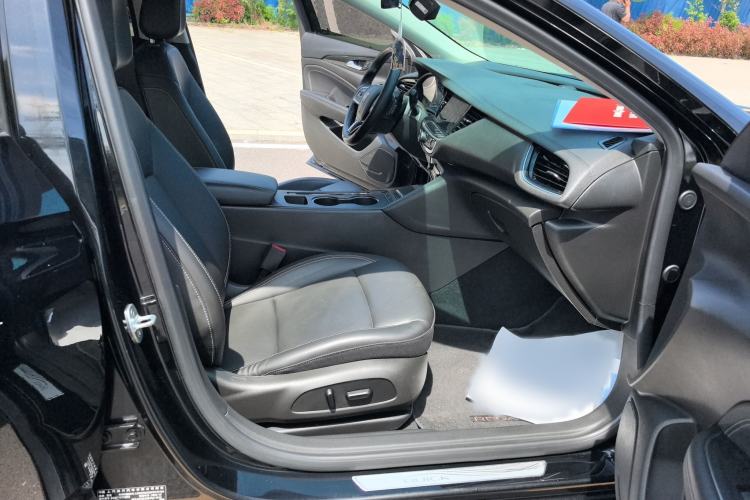 Used Buick Regal 2024 25T Deluxe Edition Interior 3