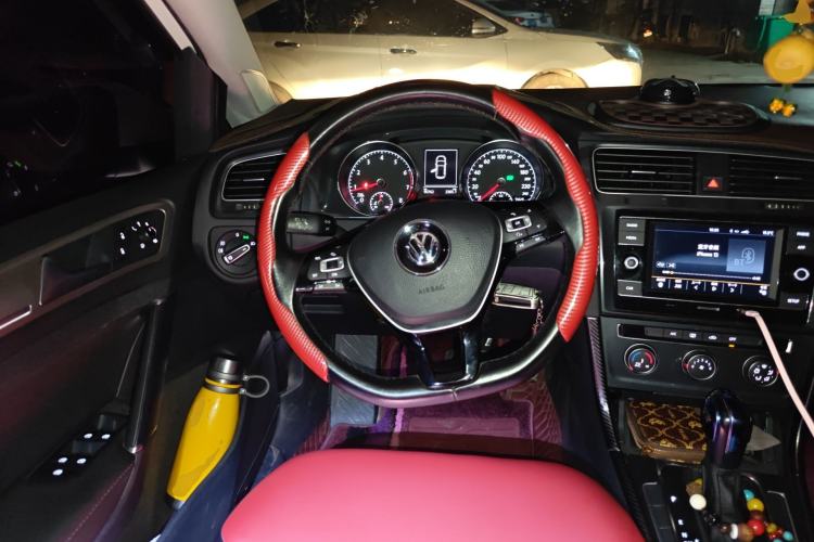 Used Volkswagen Golf 2018 1.6L Automatic Comfort Model Steering Wheel