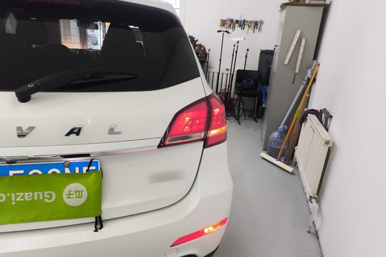 Used Haval H2 2018 Chuanxiang Edition 1.5T Manual Two-Wheel Drive Fashion Model China V Standard Right Rear Taillight