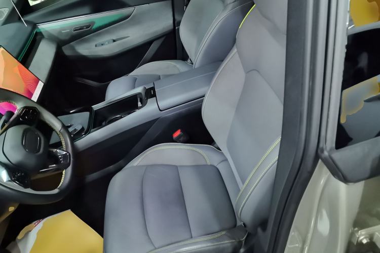 Used Lynk & Co 08 EM-P 2025 120km Long-Range Halo Left Front Seat