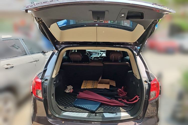 Used Buick Envision 2017 20T Two-Wheel Drive Luxury Model Trunk